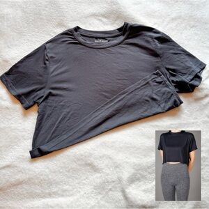 Black Short Sleeve Cropped Top